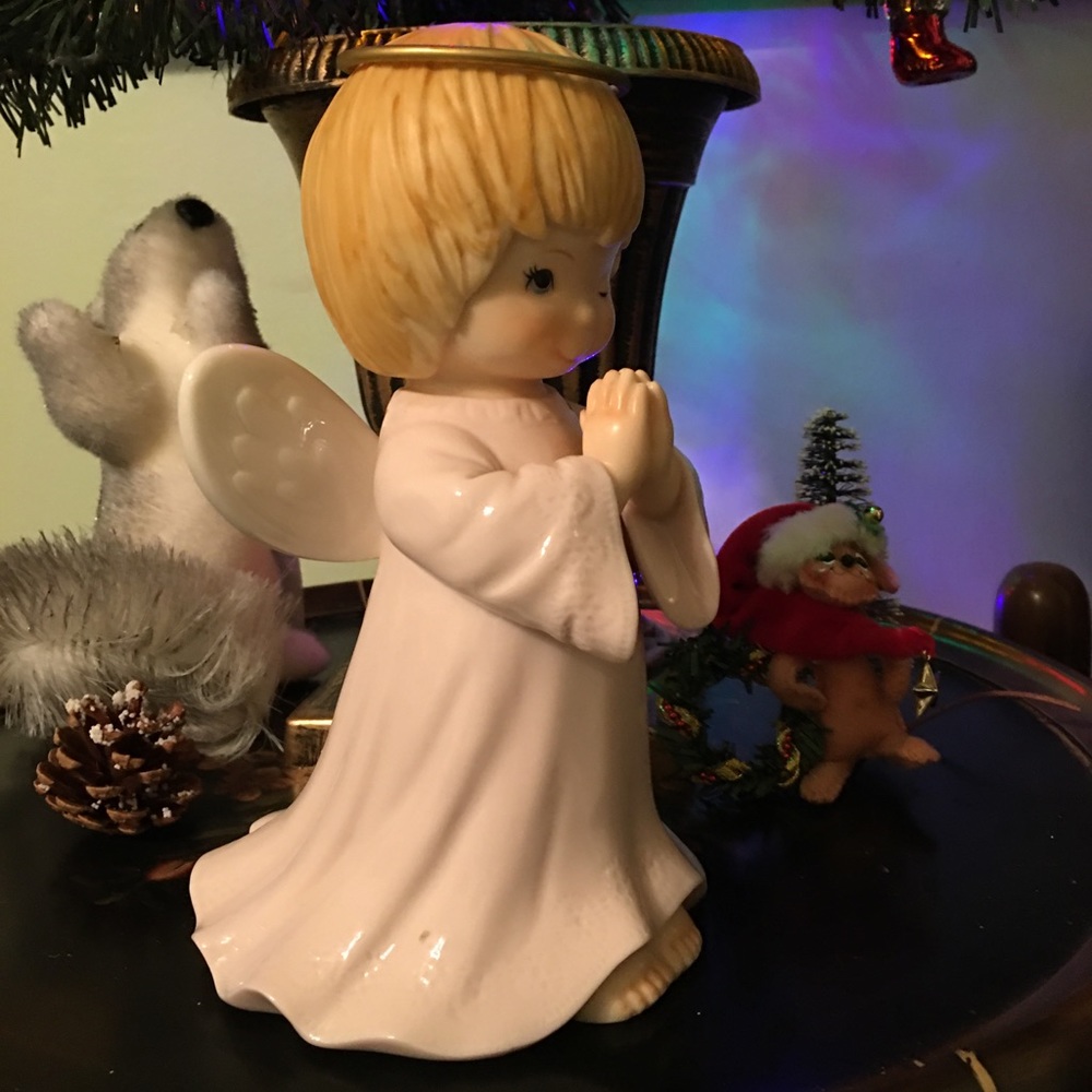 Winking angel - Picture 5 of 7
